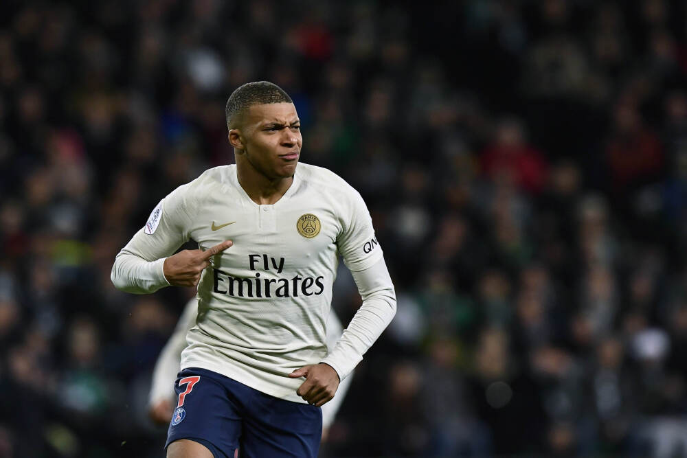 赛后庄宇珊送出熊猫礼物给加比，双方合影留念引发关注，曾被称中国加比的她今后表现备受期待